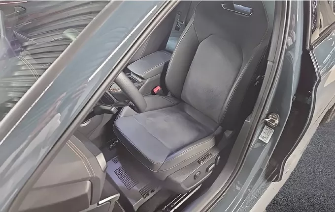CUPRA LEON eHybrid 272 ch DSG6 VZ extérieur trois quart arrière droit 2127080