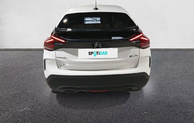 CITROEN C4 e-C4 136 ch Automatique Shine Pack extérieur trois quart arrière droit 946339