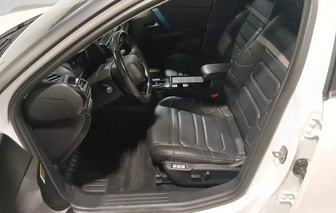 CITROEN C4 e-C4 136 ch Automatique Shine Pack photo 11 946339