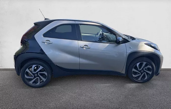 TOYOTA AYGO X 1.0 VVT-i 72 Design extérieur côté droit 1103898
