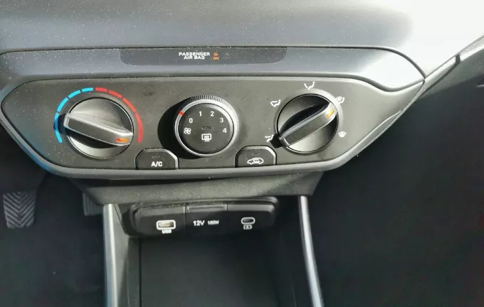 HYUNDAI I20 1.2 79 Initia photo 14 13453
