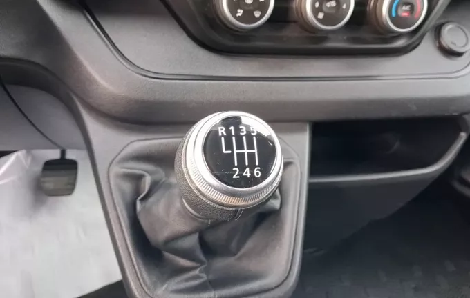 RENAULT TRAFIC L2 dCi 150 Energy S&S EDC Zen 9 PLACES photo 13 106090