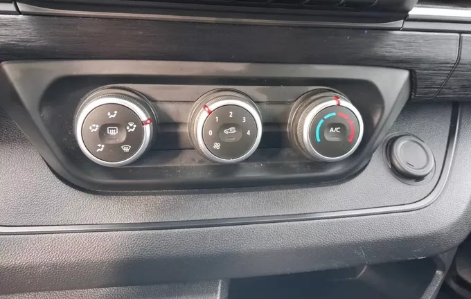 RENAULT TRAFIC L2 dCi 150 Energy S&S EDC Zen 9 PLACES photo 14 106090