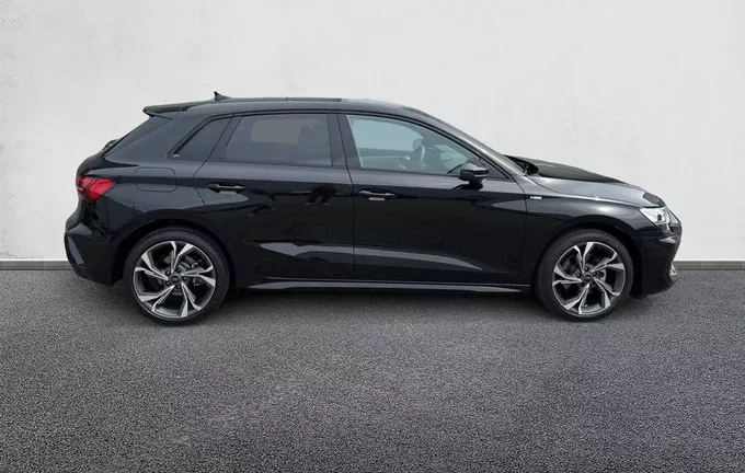 AUDI A3 Sportback TDI 150 S tronic 7 S line extérieur côté droit 6479