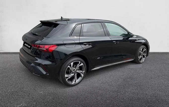 AUDI A3 Sportback TDI 150 S tronic 7 S line extérieur trois quart arrière droit 6479