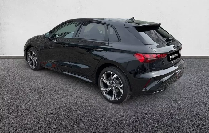 AUDI A3 Sportback TDI 150 S tronic 7 S line extérieur trois quart arrière gauche 6479