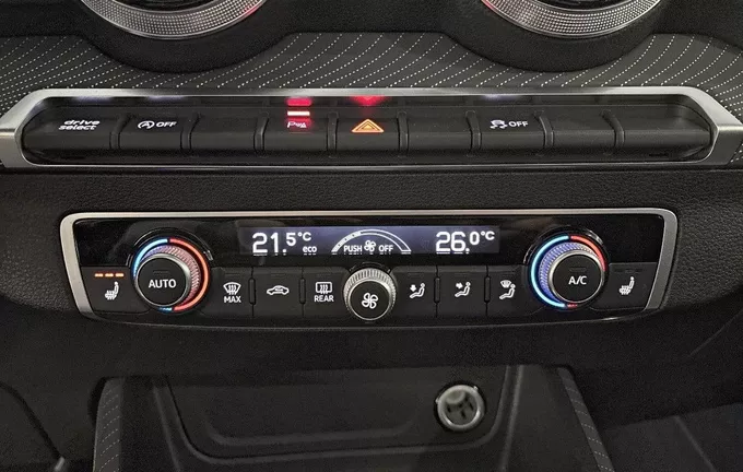 AUDI Q2 35 TFSI 150 S tronic 7 S line Plus photo 14 2123895