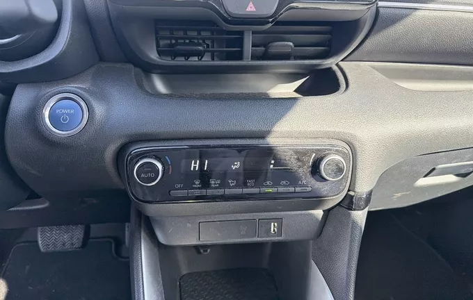 TOYOTA YARIS Hybride 116h Design photo 14 1103130