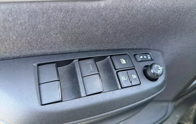 TOYOTA YARIS Hybride 116h Design photo 19 1103130