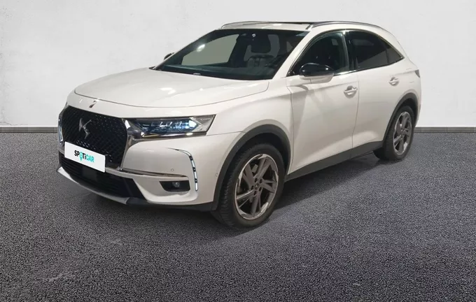 DS DS7 CROSSBACK Hybride E-Tense 300 EAT8 4x4 Rivoli extérieur trois quart avant gauche 944153