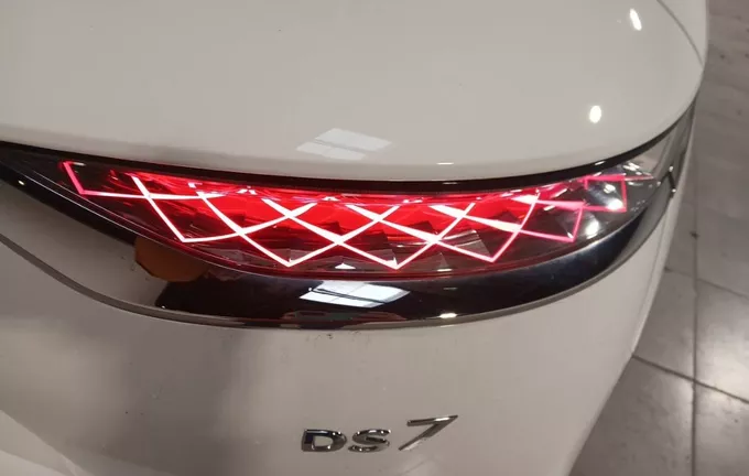 DS DS7 CROSSBACK Hybride E-Tense 300 EAT8 4x4 Rivoli photo 17 944153