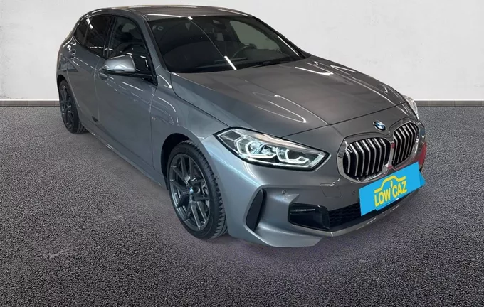 BMW SERIE 1 118i 136 ch DKG7 M Sport extérieur trois quart avant droit 213423
