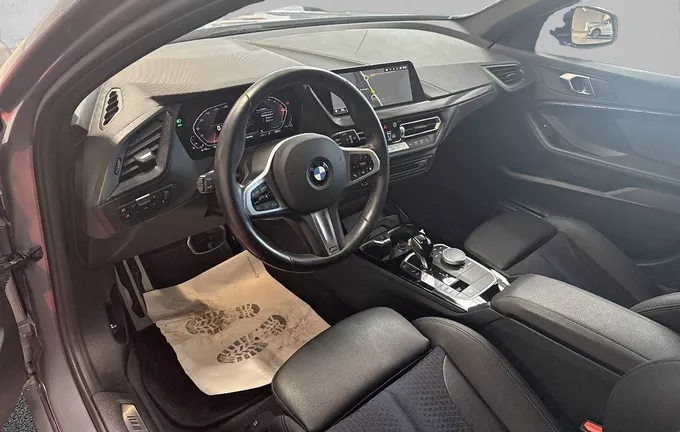 BMW SERIE 1 118i 136 ch DKG7 M Sport photo 11 213423