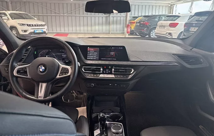 BMW SERIE 1 118i 136 ch DKG7 M Sport photo 18 213423