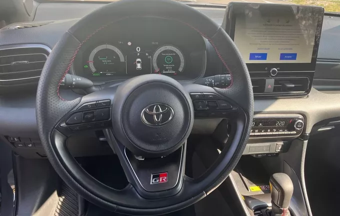 TOYOTA YARIS Hybride 130h GR Sport photo 12 98016