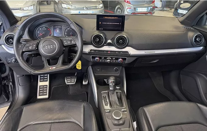 AUDI Q2 30 TDI 116 S tronic 7 S Line extérieur trois quart avant droit 213316