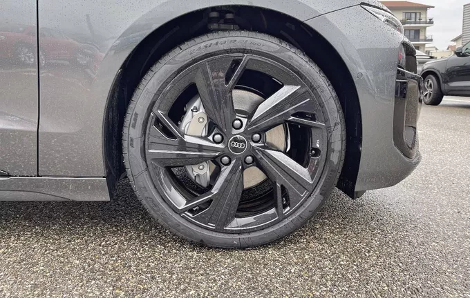 AUDI A6 E-TRON Avant Performance S line photo 9 9546