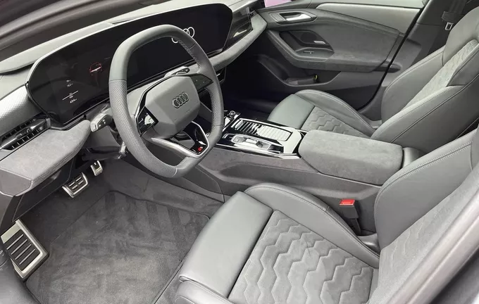 AUDI A6 E-TRON Avant Performance S line photo 11 9546