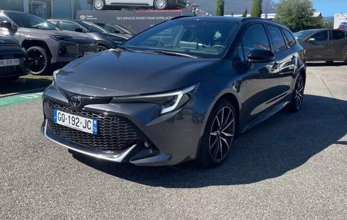 TOYOTA COROLLA Touring Sports Hybride 140ch GR Sport extérieur trois quart avant gauche 1103906