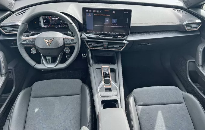 CUPRA FORMENTOR eHybrid 272 ch DSG6 VZ extérieur trois quart avant droit 0363