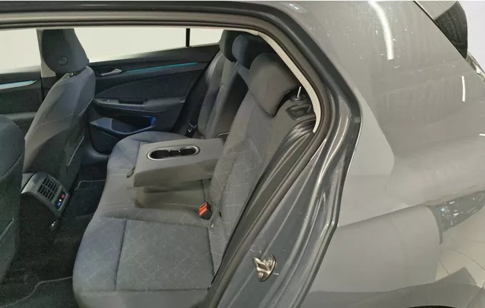 VOLKSWAGEN GOLF 1.0 eTSI OPF 110 DSG7 Life extérieur arrière 2130144