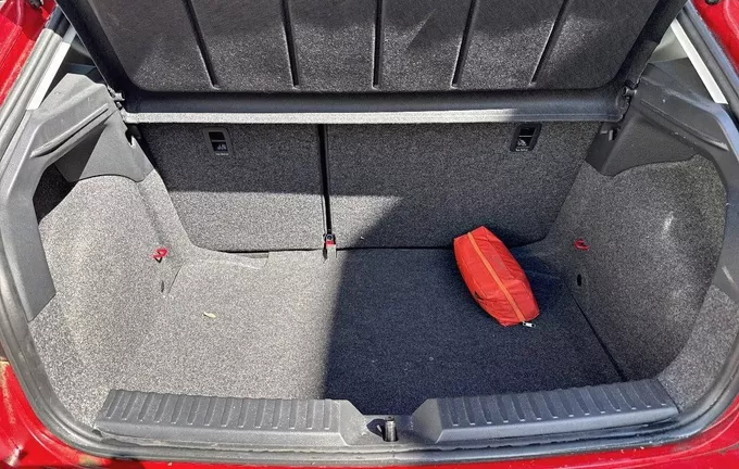 SEAT IBIZA 1.0 TSI 95 ch S/S BVM5 Urban photo 10 2127930