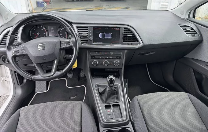 SEAT LEON 1.6 TDI 115 Start/Stop BVM5 Style extérieur trois quart avant droit 213103