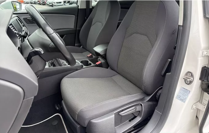 SEAT LEON 1.6 TDI 115 Start/Stop BVM5 Style extérieur trois quart arrière droit 213103