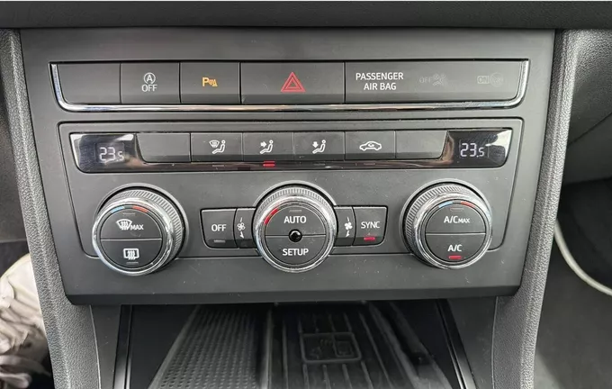 SEAT LEON 1.6 TDI 115 Start/Stop BVM5 Style photo 17 213103