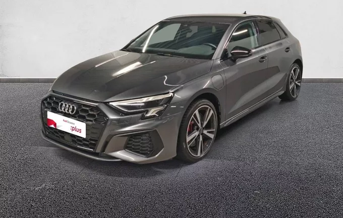 AUDI A3 Sportback 45 TFSIe 245 S tronic 6 Competition extérieur trois quart avant gauche 2130967