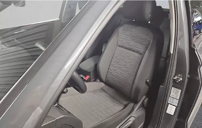 VOLKSWAGEN TIGUAN 2.0 TDI 150ch DSG7 Life Business extérieur trois quart arrière droit 2127581