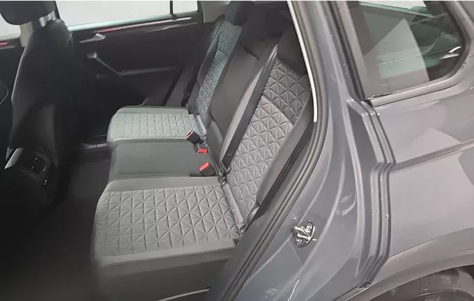 VOLKSWAGEN TIGUAN 2.0 TDI 150ch DSG7 Life Business extérieur arrière 2127581