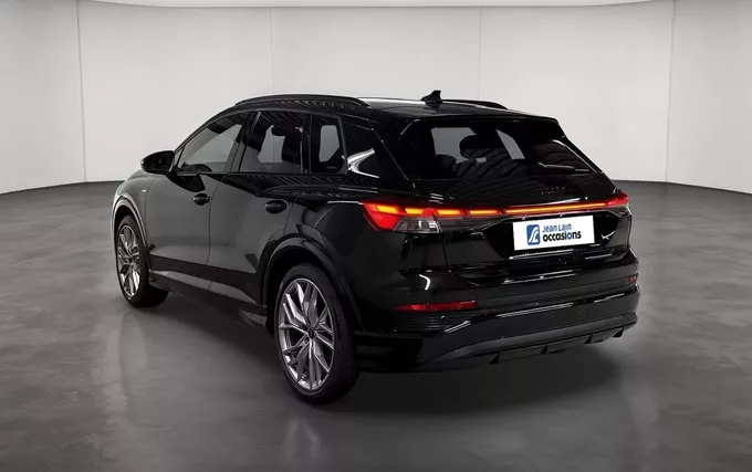 AUDI Q4 E-TRON 45 285 ch 82 kWh extérieur trois quart arrière gauche 2131964