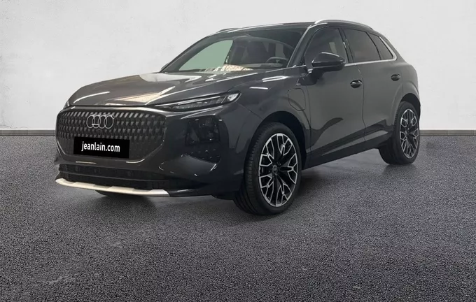 AUDI Q3 HYBRIDE Q3 e-hybrid 272 ch S tronic 6 Advanced extérieur trois quart avant gauche 5525