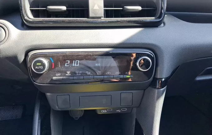 TOYOTA YARIS Hybride 116h Design photo 14 146353
