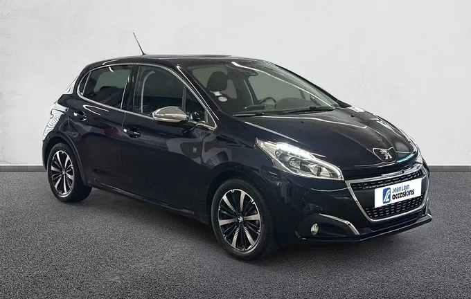PEUGEOT 208 PureTech 110ch S&S BVM6 Tech Edition extérieur trois quart avant droit 2130128