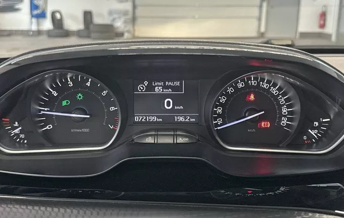 PEUGEOT 208 PureTech 110ch S&S BVM6 Tech Edition photo 15 2130128
