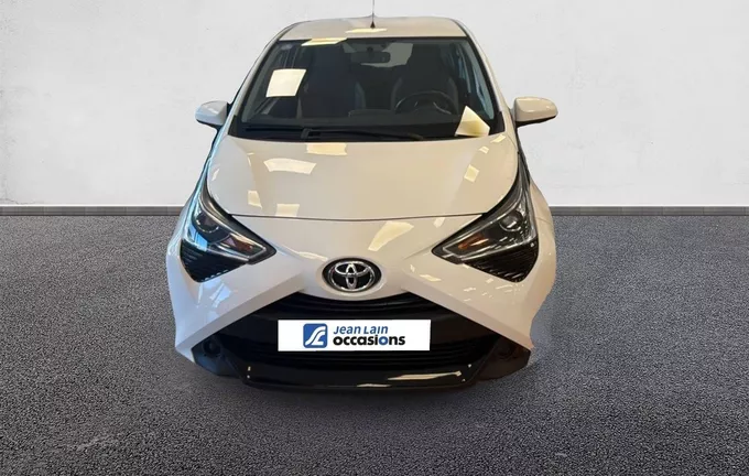 TOYOTA AYGO 1.0 VVT-i x-play extérieur avant 1103715