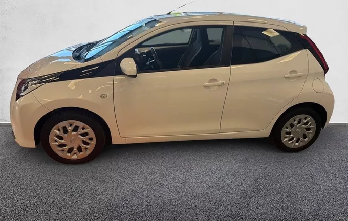 TOYOTA AYGO 1.0 VVT-i x-play extérieur côté gauche 1103715