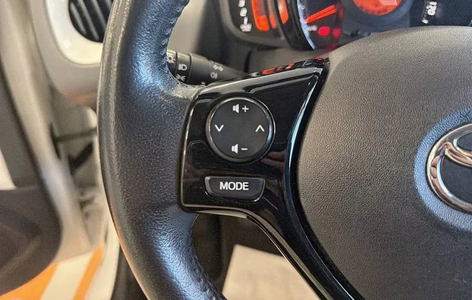 TOYOTA AYGO 1.0 VVT-i x-play photo 12 1103715