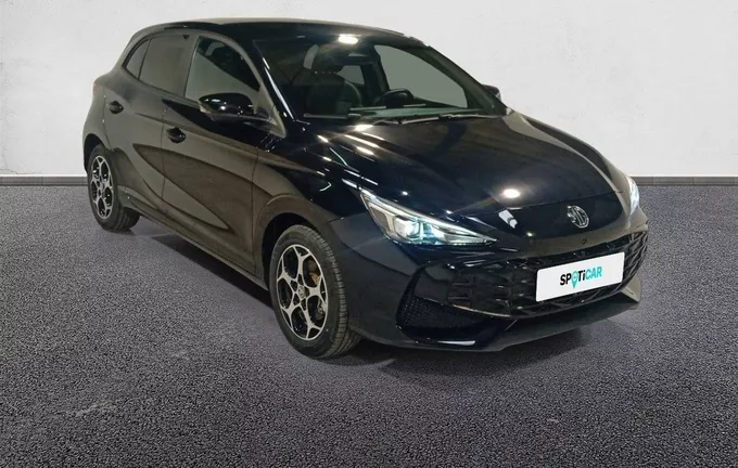 MG MG3 1.5 L Hybrid+ 195 ch Luxury extérieur trois quart avant droit 601138