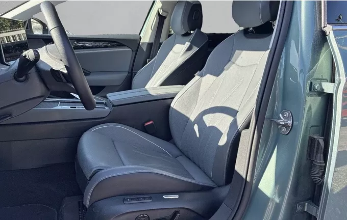 VOLKSWAGEN PASSAT 1.5 eTSI OPF 150 DSG7 Elegance extérieur trois quart arrière droit 2127938