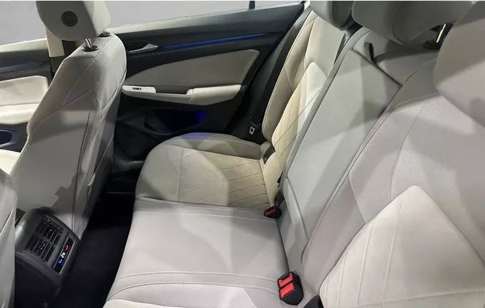 VOLKSWAGEN GOLF 1.5 eTSI OPF 150 DSG7 Style extérieur arrière 2132597