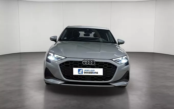 AUDI A3 Sportback 35 TFSI Mild Hybrid 150 S tronic 7 Business Executive extérieur avant 2132596
