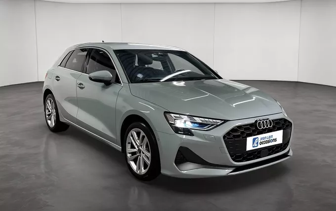 AUDI A3 Sportback 35 TFSI Mild Hybrid 150 S tronic 7 Business Executive extérieur trois quart avant droit 2132596