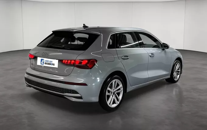 AUDI A3 Sportback 35 TFSI Mild Hybrid 150 S tronic 7 Business Executive extérieur trois quart arrière droit 2132596