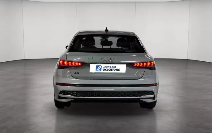 AUDI A3 Sportback 35 TFSI Mild Hybrid 150 S tronic 7 Business Executive extérieur arrière 2132596