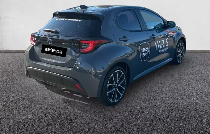 TOYOTA YARIS Hybride 116h Design extérieur trois quart arrière droit 146404