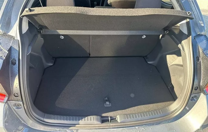 TOYOTA YARIS Hybride 116h Design photo 10 146404