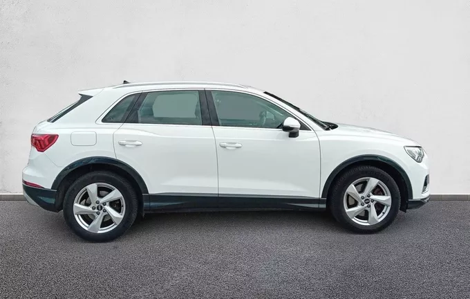 AUDI Q3 40 TFSI 190 ch S tronic 7 Quattro Design Luxe extérieur côté droit 560665